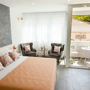 Affittacamere Rose Gold & With Balcony